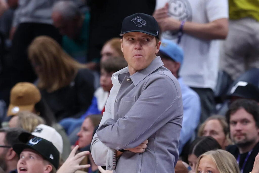 Utah vs Vegas Turns Personal as Mammoth Launch Jersey Exchange for Fans