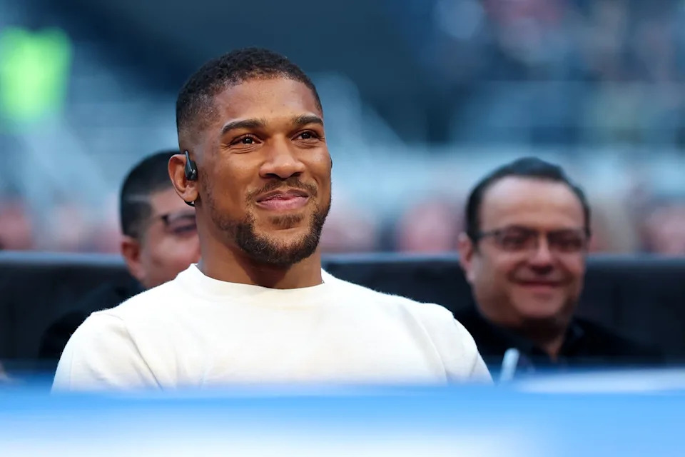 Anthony Joshua ringside for the Fury vs Makhmudov undercard (Getty Images for Netflix)