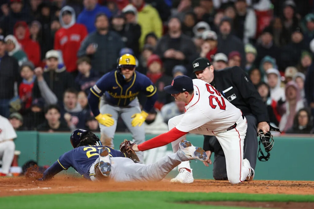 Brewers take down Red Sox at Fenway in hectic game, 8-6 Brewers take down Red Sox at Fenway in hectic game, 8-6