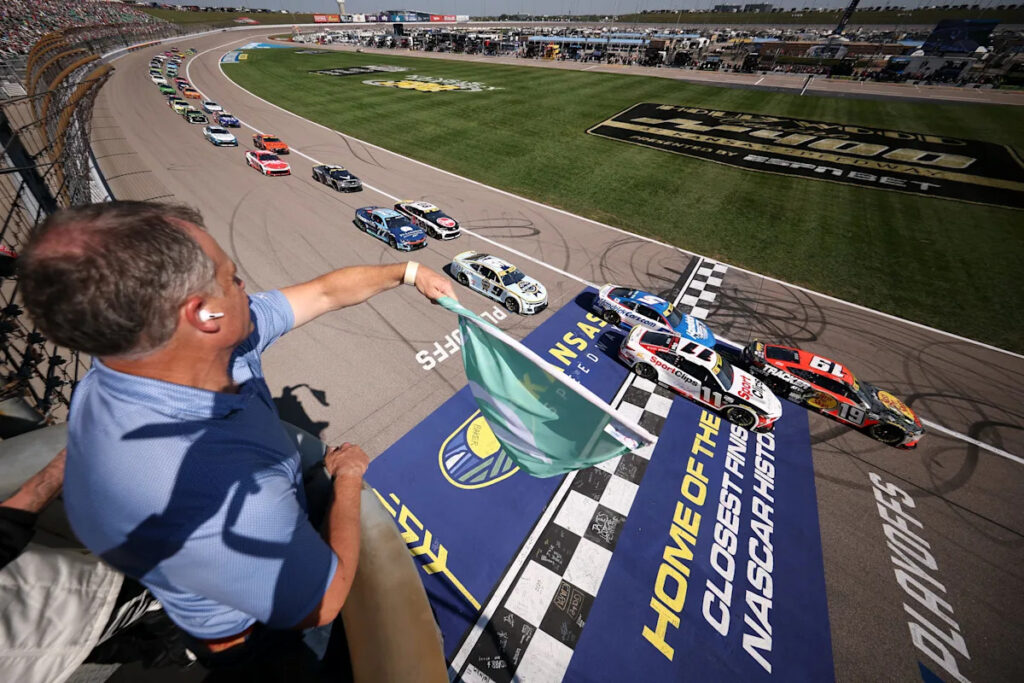NASCAR reveals green-flag times for Kansas in April 2026
