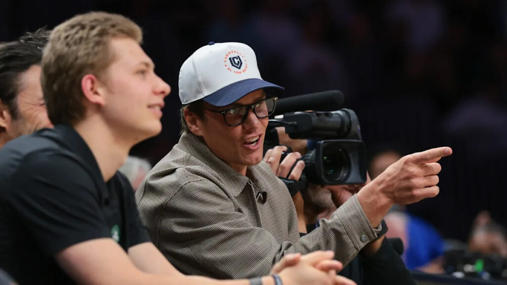 Tom Brady makes appearance on first day of Raiders’ offseason program