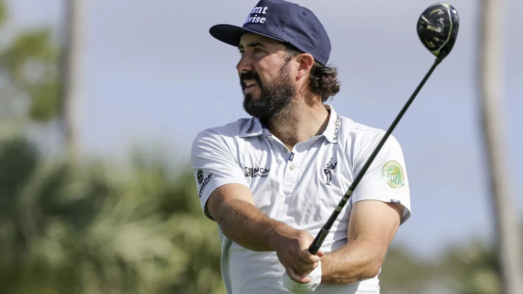 Hubbard’s bold finish gives him a 1-shot lead in Texas Open