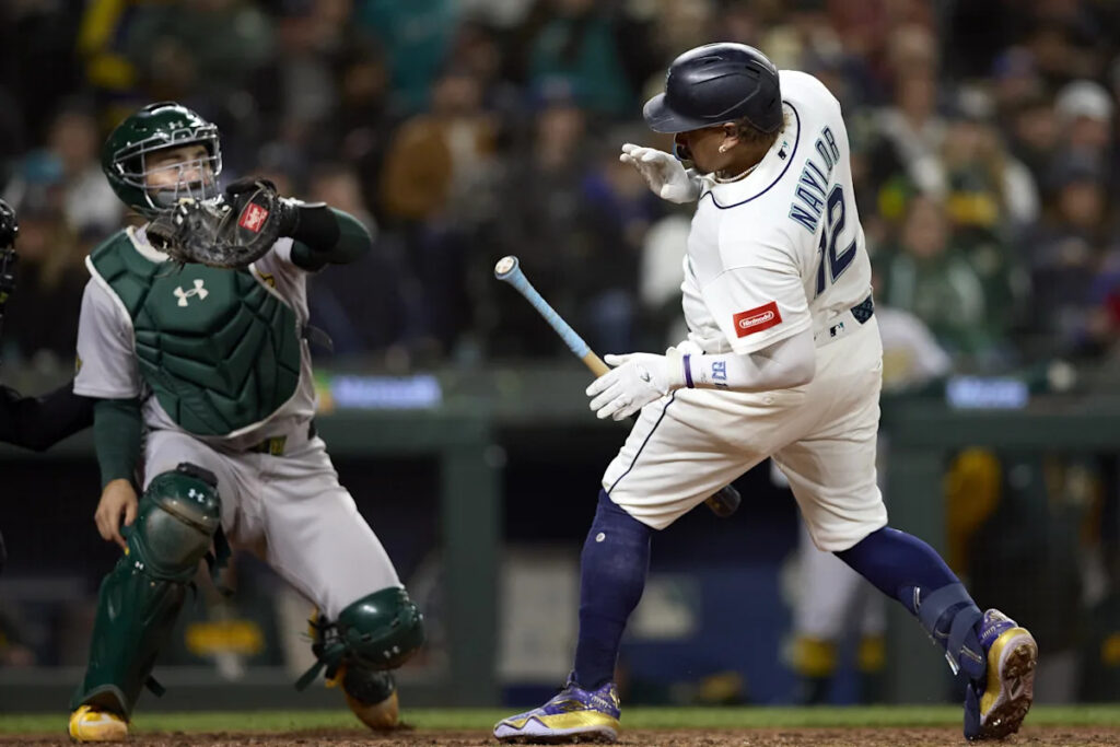 Mariners go down with a whimper, drop game and series to A’s