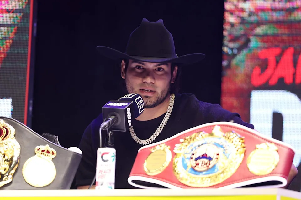 Gilberto ‘Zurdo’ Ramirez aims to claim his biggest scalp yet (Getty)