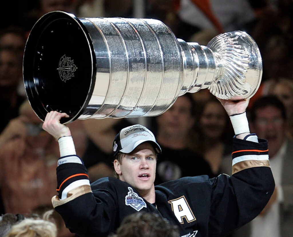 Writing a book is the latest chapter in Chris Pronger’s post-NHL career journey Writing a book is the latest chapter in Chris Pronger’s post-NHL career journey