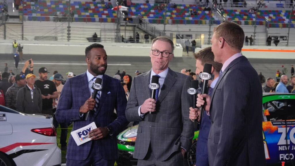 Kevin Harvick Weighs in on Kyle Busch and Denny Hamlin Feud