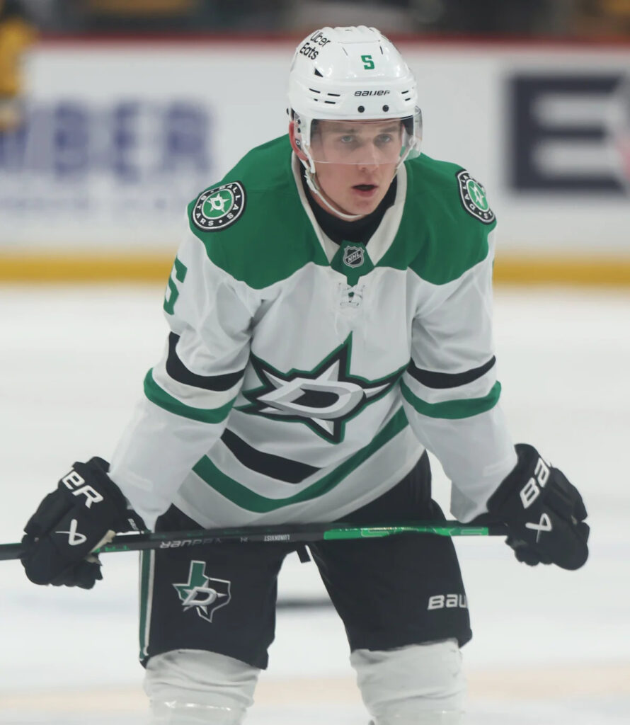 Nils Lundkvist injury update: Stars D hit in face by skate