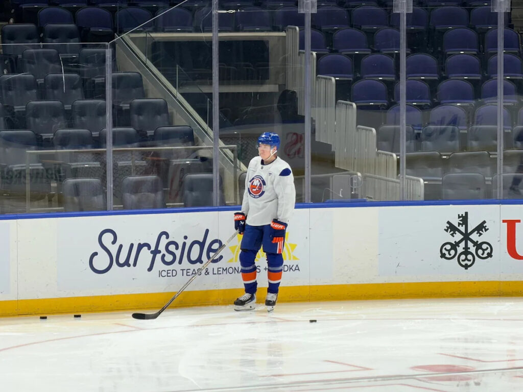 Islanders’ Simon Holmstrom A Game-Time Decision vs. Flyers