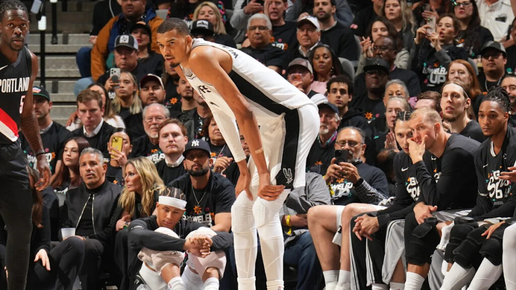 Victor Wembanyama exits game, enters concussion protocol after nasty face-first fall on court