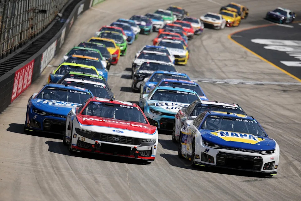 Chase Elliott, Hendrick Motorsports, Josh Berry, Wood Brothers Racing