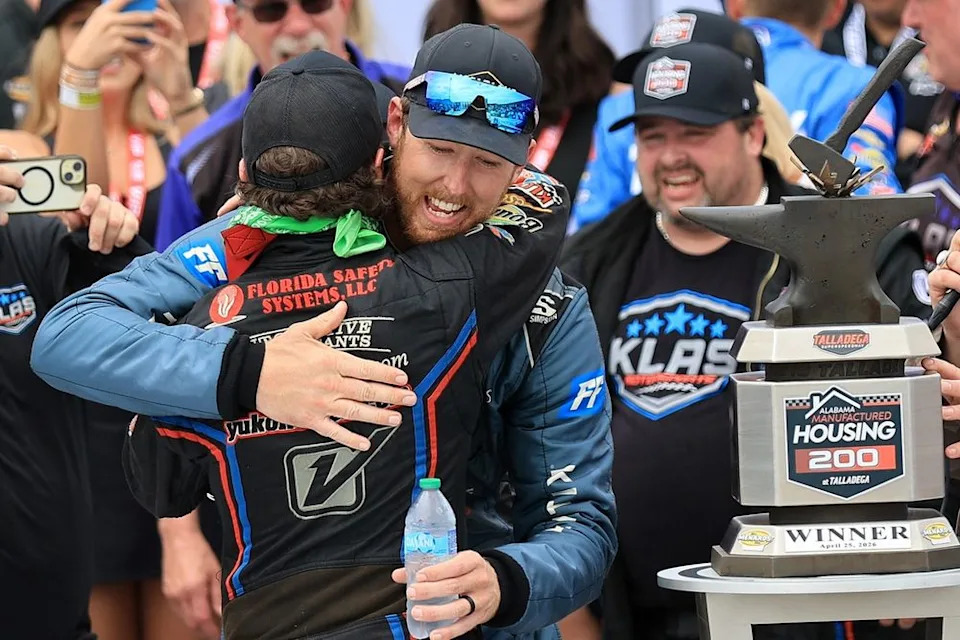 Cleetus McFarland with Andy Jankowiak in Victory Lane