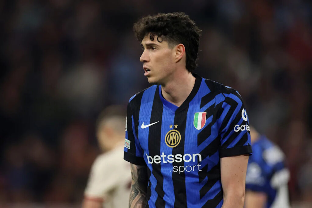 Report – Inter Milan & Italy Defender “Eager” To Join Barcelona Amid Domestic Issues