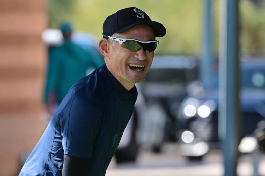 WATCH: Awkward mishap derails Martiners’ Ichiro Suzuki statue reveal