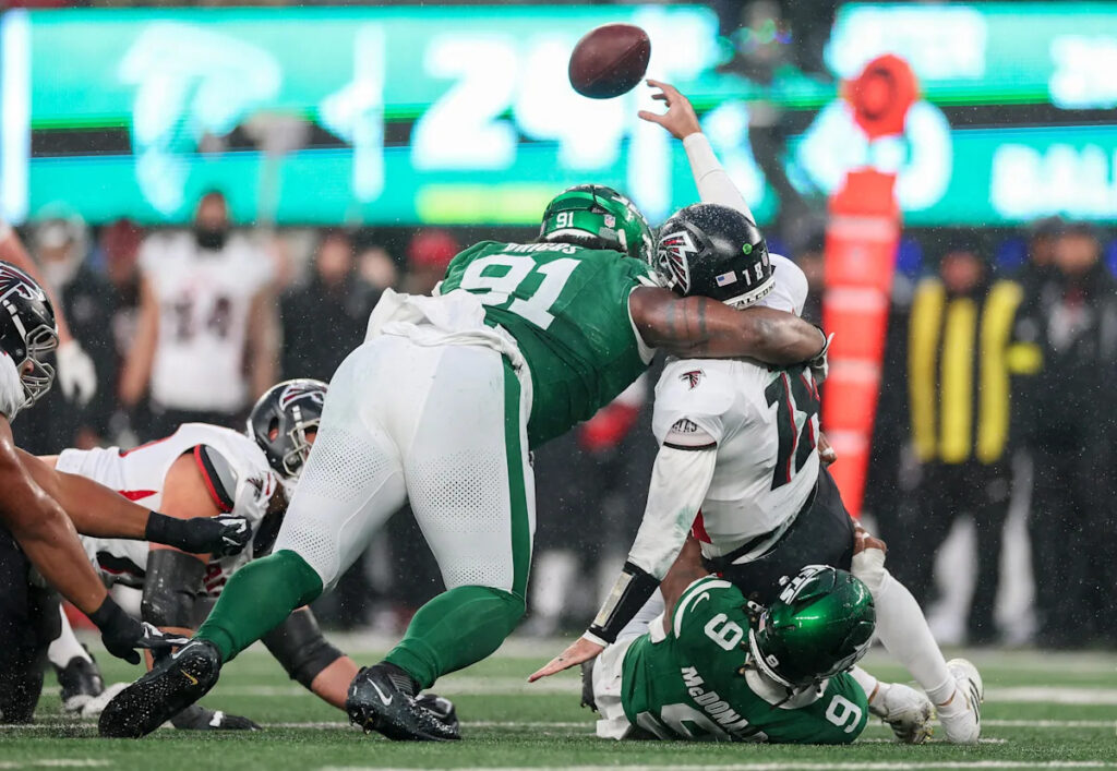 New York Jets News: Will Jets get defensive at No. 2 with edge David Bailey?