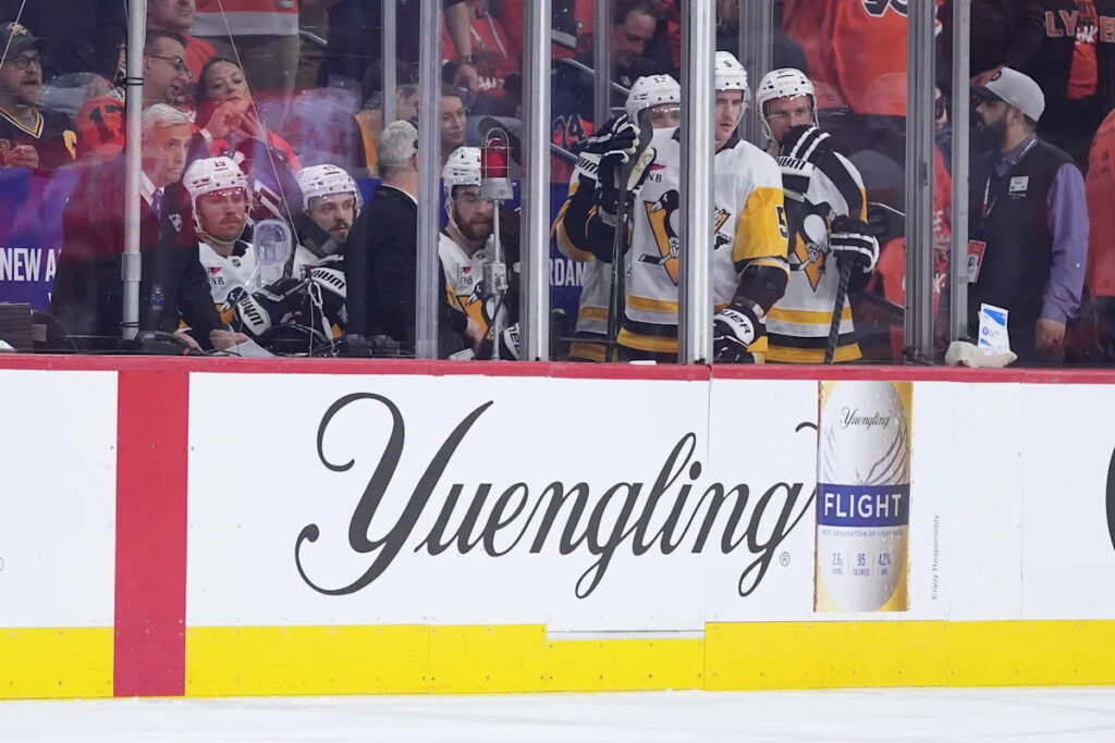 Make room! Flyers, Penguins squeeze 11 players inside penalty box after Game 3 melee