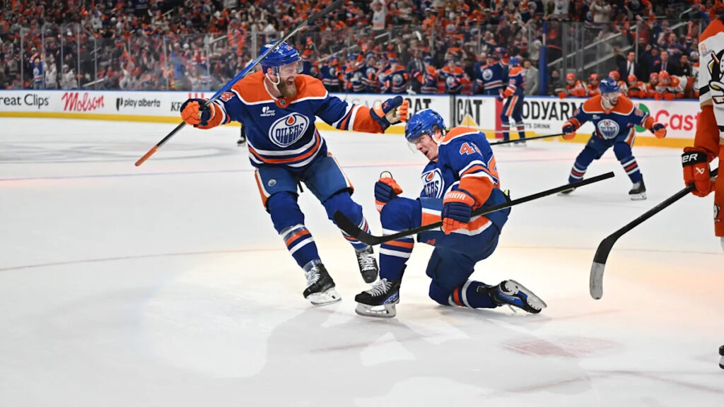 Kapanen’s 2nd goal of game with 1:54 remaining lifts Oilers over Ducks 4-3 in playoff opener