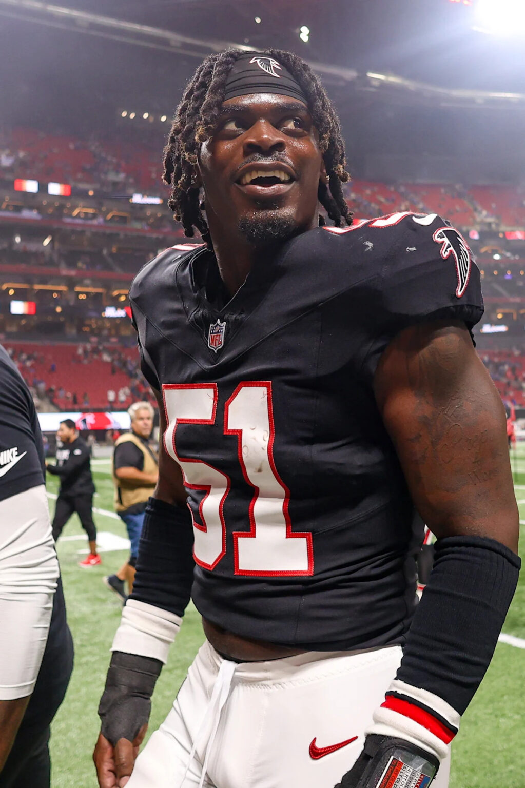 DeAngelo Malone returns to Falcons on 1-year deal