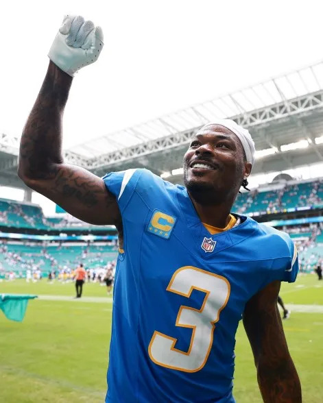 Los Angeles Chargers safety Derwin James just agreed to a new contract extension that makes him the highest-paid safety in league history.
