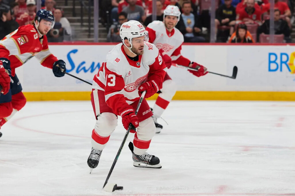 Red Wings’ Alex DeBrincat Places 65th in The Hockey News’ Top 100 Players