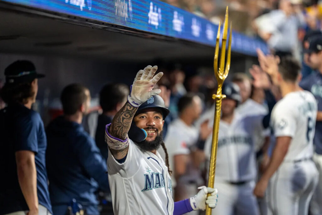 Mariners stick to the script, author delightful 5-4 win against Braves