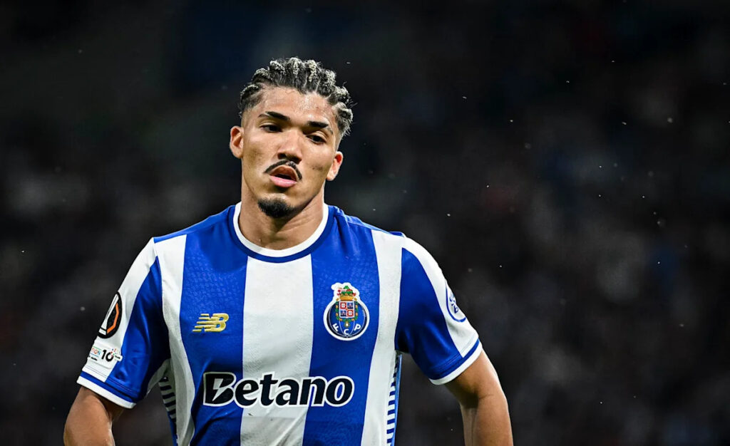 Manchester United Are Keeping Tabs On This Talented Winger: What Will He Bring To Old Trafford?