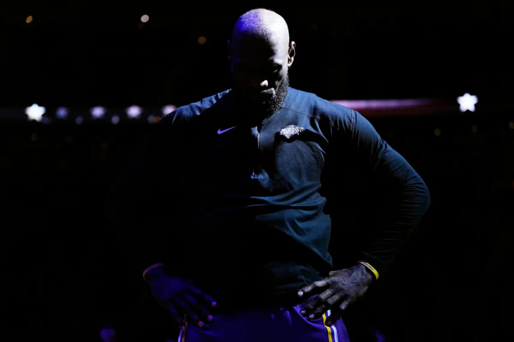 NBA conference semis: Thunder-Lakers, Spurs-Wolves, Knicks-76ers