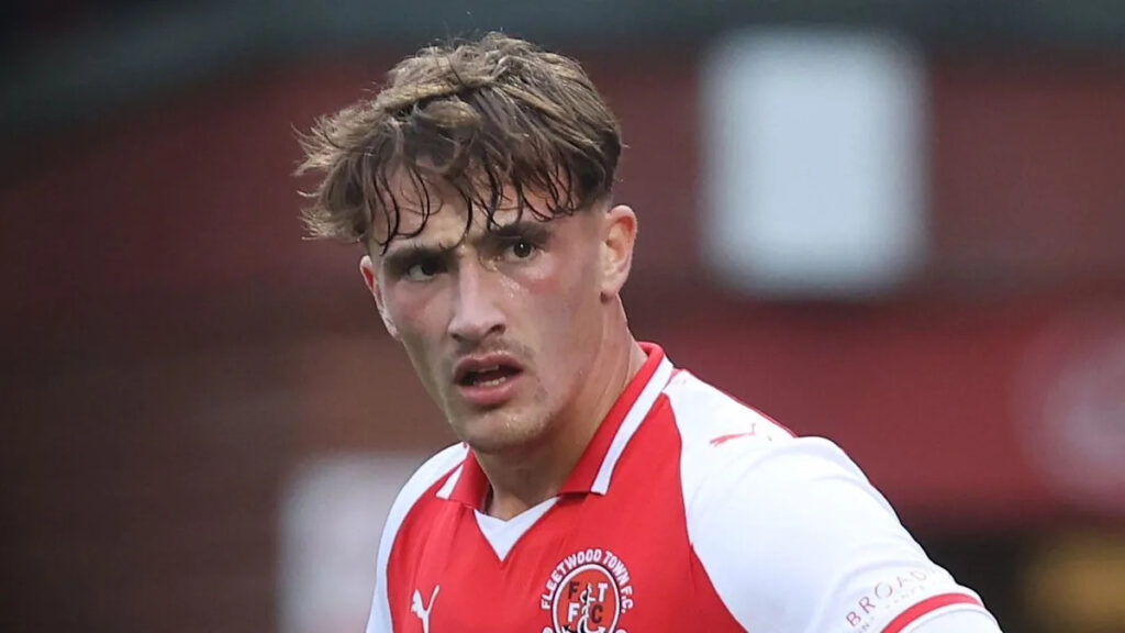 Fleetwood forward McCann signs new contract Fleetwood forward McCann signs new contract
