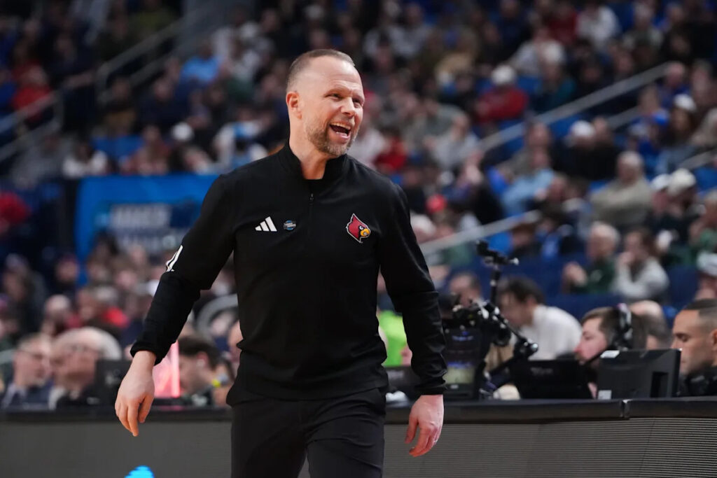 Obinna Ekezie Jr. commits to Louisville basketball: What to know of 5-star C