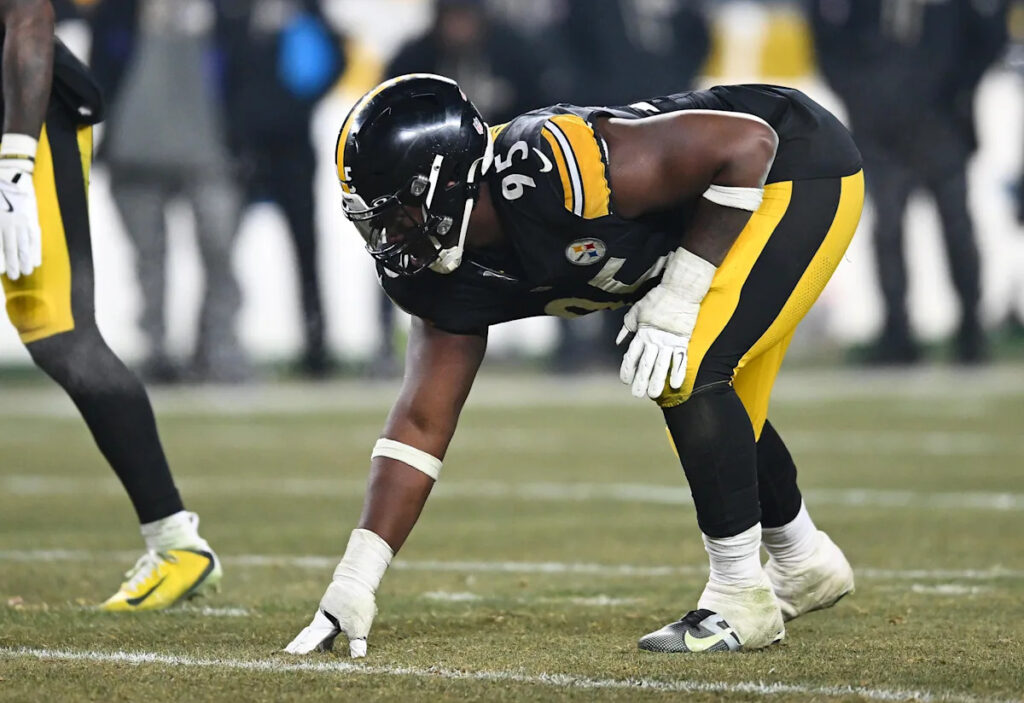 Steelers DL coach hints at changes for Keeanu Benton, Yahya Black