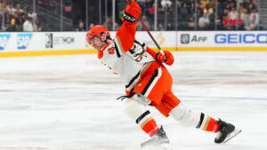 Ducks beat Golden Knights 3-1 and send series back to Anaheim at 1-1