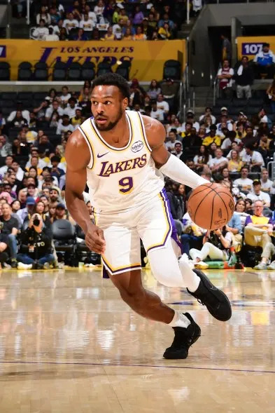 Bronny James is enjoying offseason by displaying a smooth golf swing compared to his dad, LeBron James.