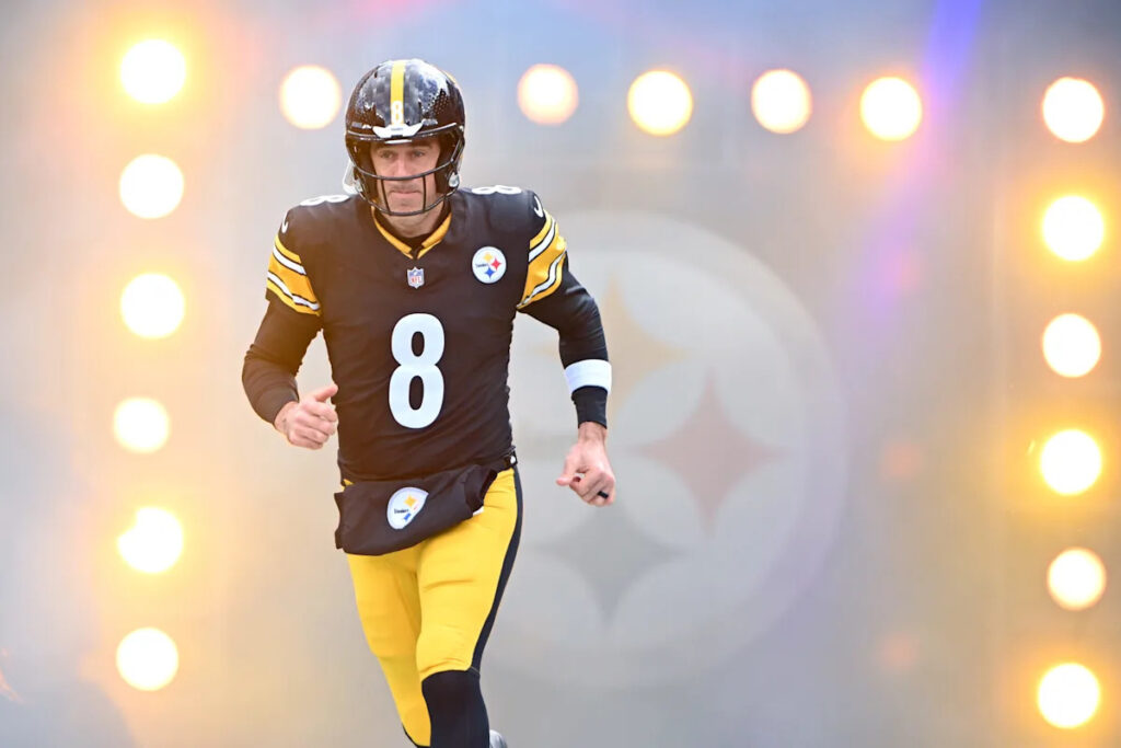 Aaron Rodgers signs new contract with Steelers: Details, career earnings