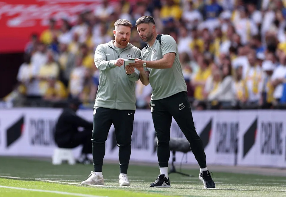 Calum McFarlane and Harry Hudson talk tactics during Chelsea's FA Cup semi-final win over Leeds United (Getty Images)