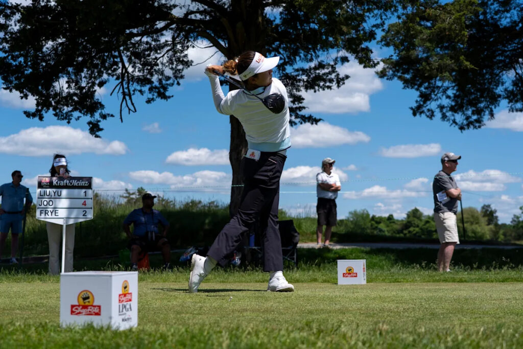 Soo Bin Joo thrives in the wind and builds a 4-shot lead in the ShopRite LPGA