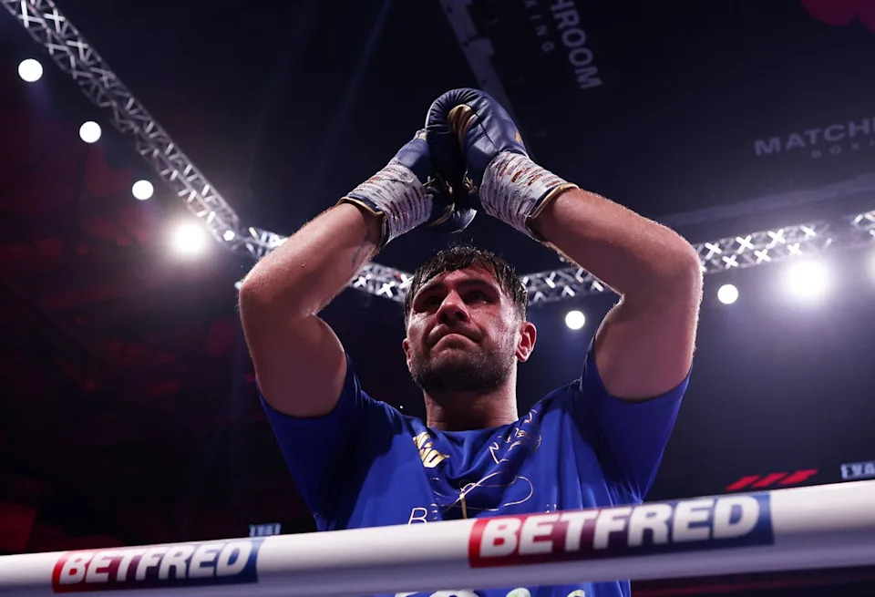 Allen salutes his fans after his defeat by Arslanbek Makhmudov in October (Getty)