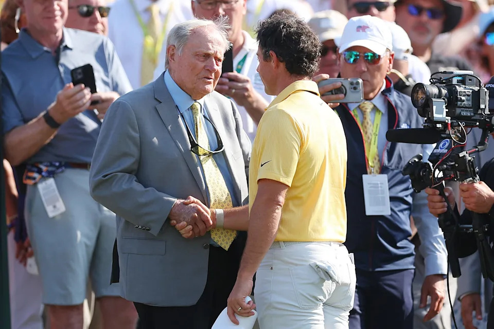 DUBLIN, OHIO - JUNE 04: Jack Nicklaus shakes hands with Rory McIlroy of Northern Ireland on the 18th green during the final round of the Memorial Tournament presented by Workday at Muirfield Village Golf Club on June 04, 2023 in Dublin, Ohio. (Photo by Michael Reaves/Getty Images)