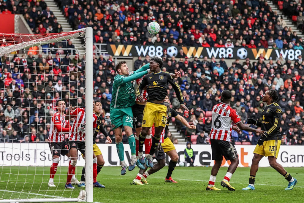 Report: Chelsea considering move for Sunderland star