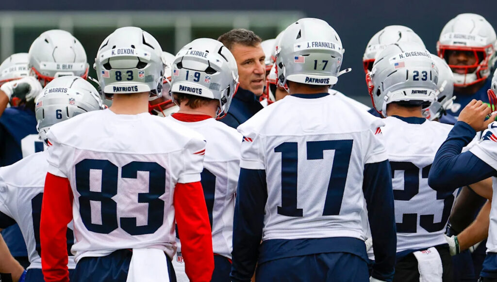 Sunday Patriots Notes: Mike Vrabel stays consistent in tumultuous offseason Sunday Patriots Notes: Mike Vrabel stays consistent in tumultuous offseason