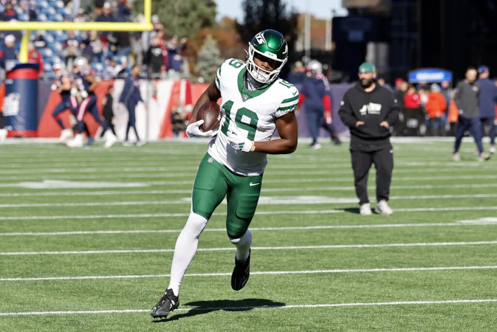 Seahawks trade for a New York Jets special teams gunner