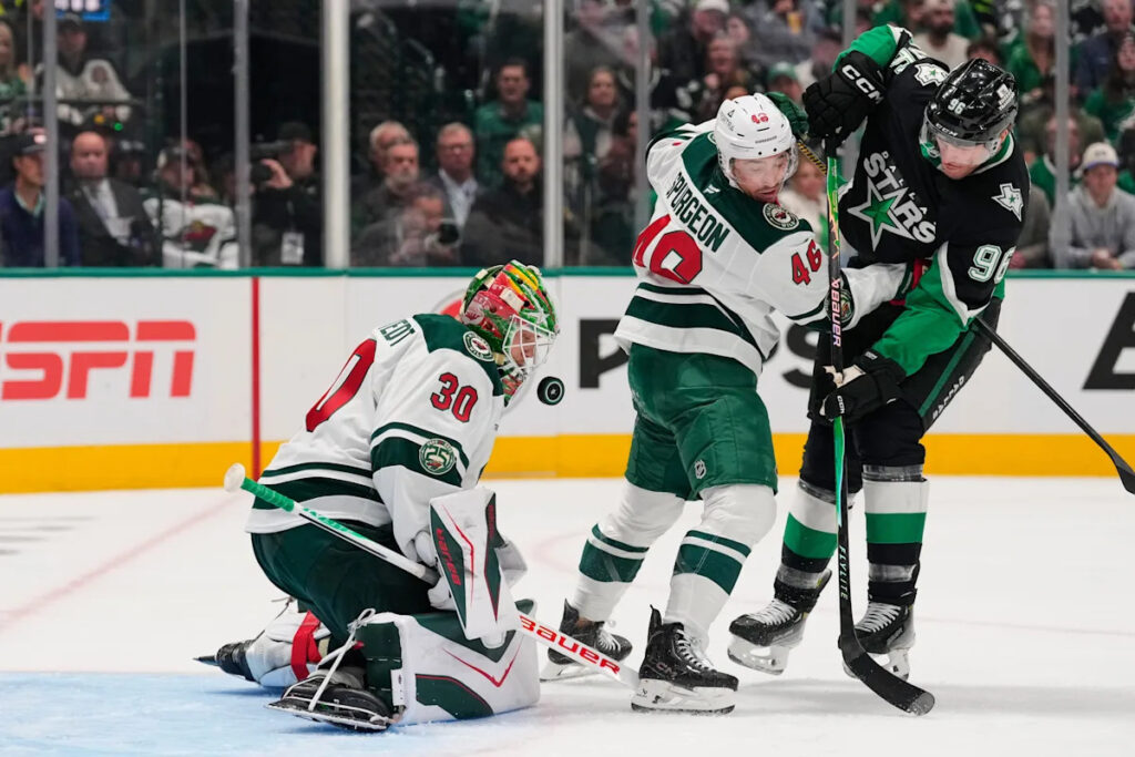 Stars forward Mikko Rantanen finished season with torn MCL; team wants Robertson and Benn back