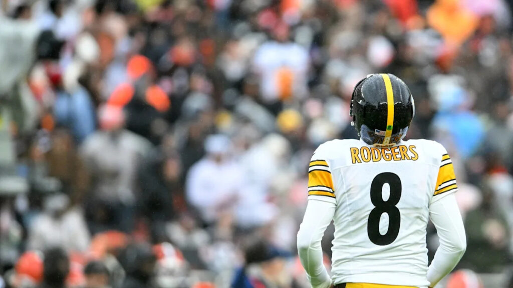 Aaron Rodgers and the Cardinals make sense at one level, no sense at another level