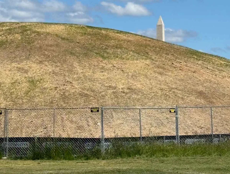 the dirt pile at east potomac golf
