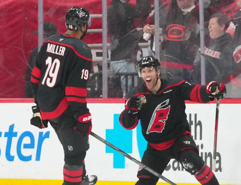 Hurricanes stay perfect with rally, Taylor Hall OT goal vs Flyers