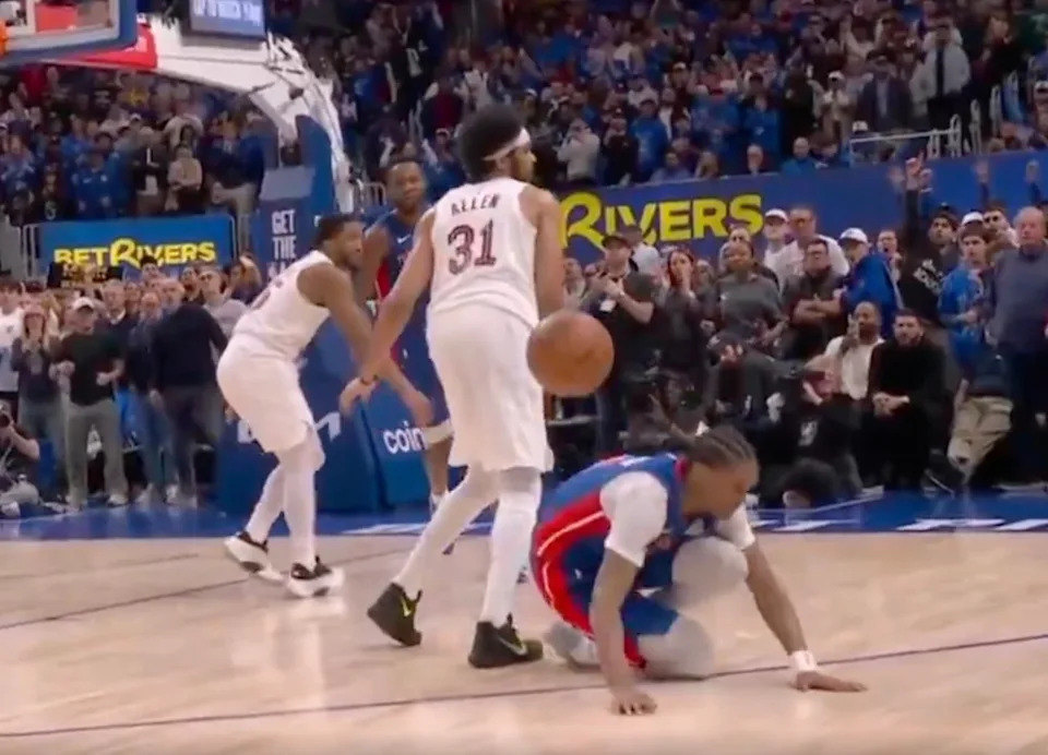 The Pistons weren’t happy with this no-call during the final seconds of regulation in their Game 5 loss to the Cavaliers. @bkoz02/X
