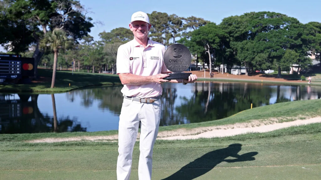 Brandt Snedeker wins Myrtle Beach Classic for first PGA Tour title in nearly 8 years