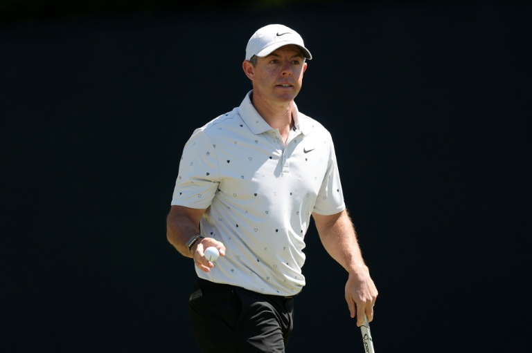 Charging McIlroy grabs share of the PGA lead Charging McIlroy grabs share of the PGA lead