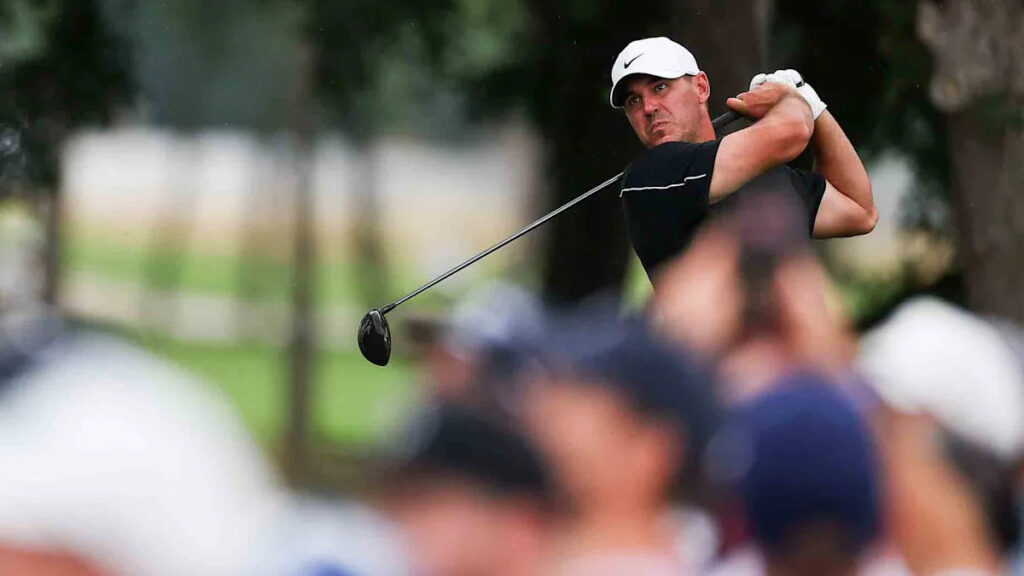 Brooks Koepka shoots best score this year, after a day in the ‘warehouse’