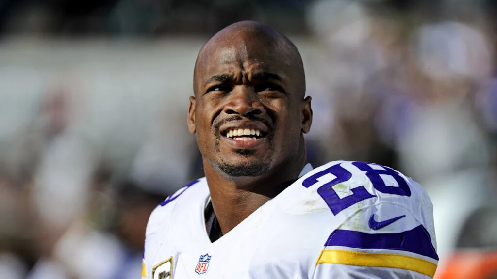 Vikings to induct Adrian Peterson into their Ring of Honor
