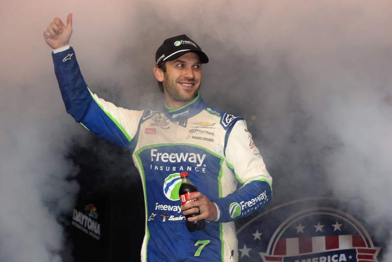 DAYTONA BEACH, FL – FEBRUARY 12: Daniel Suarez 7 Spire Motorsports Freeway Insurance Chevrolet waves to the crowd prior to the running of the NASCAR, Motorsport, USA Cup Series Daytona 500 Duel 1 on February 12, 2026 at Daytona International Speedway in Daytona Beach, FL. Photo by Jeff Robinson/Icon Sportswire AUTO: FEB 12 NASCAR Cup Series Daytona 500 Duels 1 EDITORIAL USE ONLY Icon2602122317