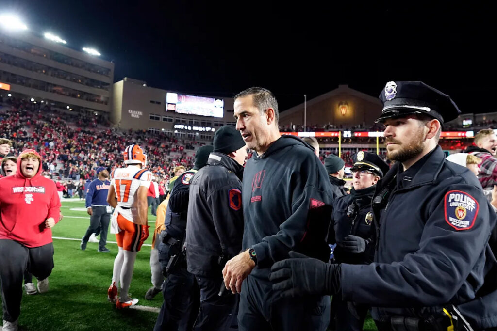 Badgers hire longtime NFL exec as next GM Badgers hire longtime NFL exec as next GM